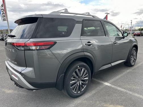 2025 Nissan Pathfinder SL 4WD