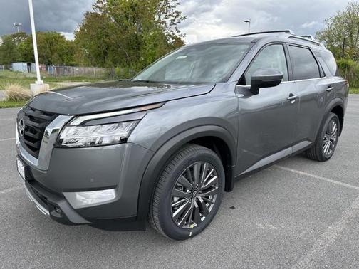 2025 Nissan Pathfinder SL 4WD