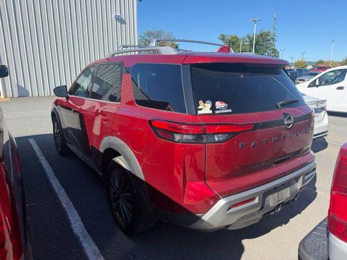 Scarlet Ember 2024 Nissan Pathfinder SL 4WD