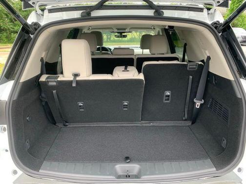 Everest White Pearl Tricoat 2026 Nissan Pathfinder SL