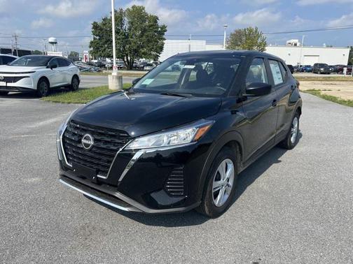 2025 Nissan Kicks S