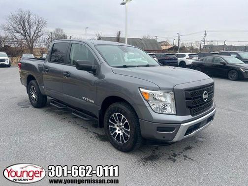 2024 Nissan Titan SV