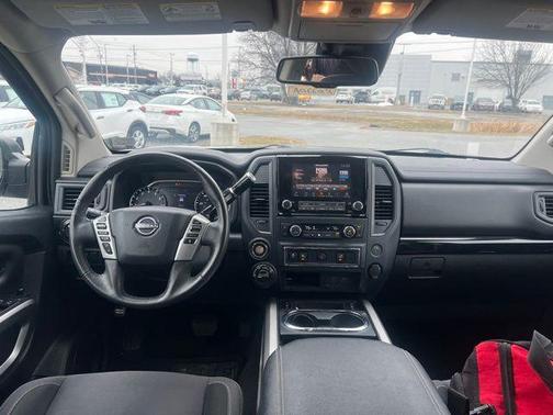 2024 Nissan Titan SV