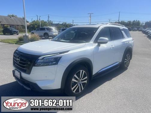 2025 Nissan Pathfinder Platinum 4WD