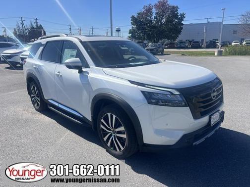 2025 Nissan Pathfinder Platinum 4WD