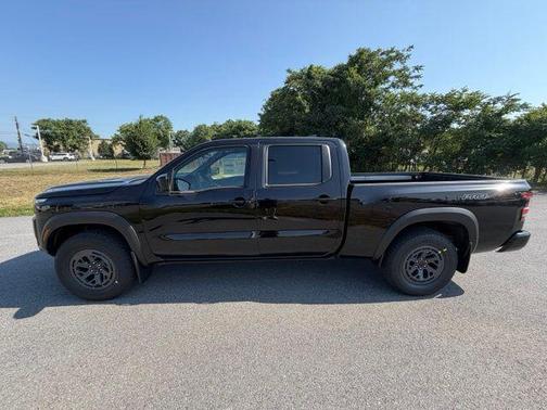 Super Black 2026 Nissan Frontier PRO-4X