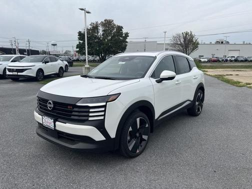 2025 Nissan Kicks SR