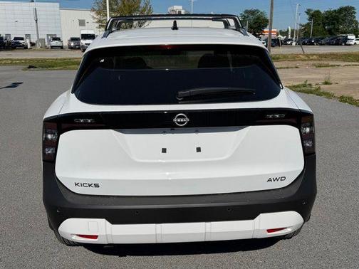 Fresh Powder 2026 Nissan Kicks SV