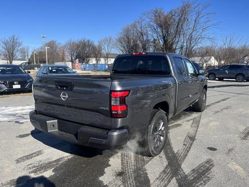 2025 Nissan Frontier SV
