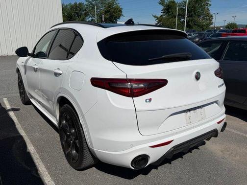 Alfa White 2022 Alfa Romeo Stelvio Ti