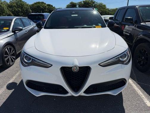 Alfa White 2022 Alfa Romeo Stelvio Ti