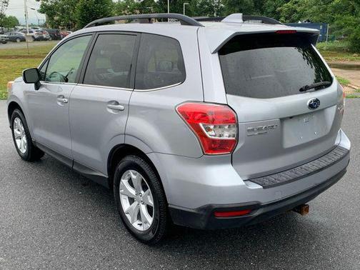 Ice Silver Metallic 2016 Subaru Forester 2.5i Limited