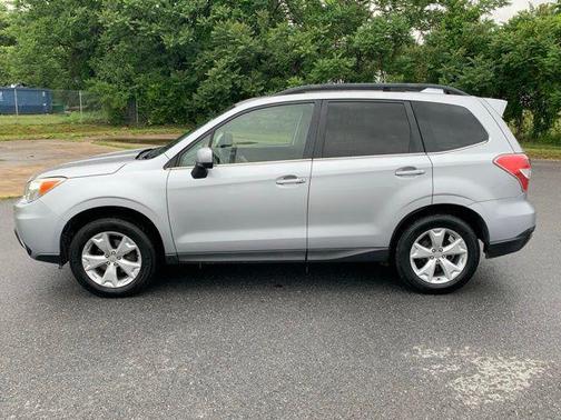 Ice Silver Metallic 2016 Subaru Forester 2.5i Limited