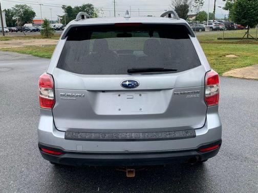 Ice Silver Metallic 2016 Subaru Forester 2.5i Limited