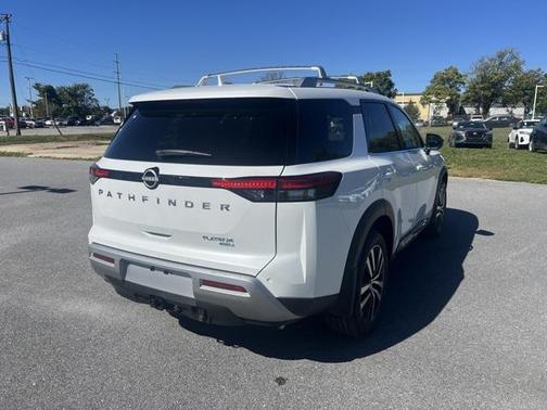 2025 Nissan Pathfinder Platinum 4WD