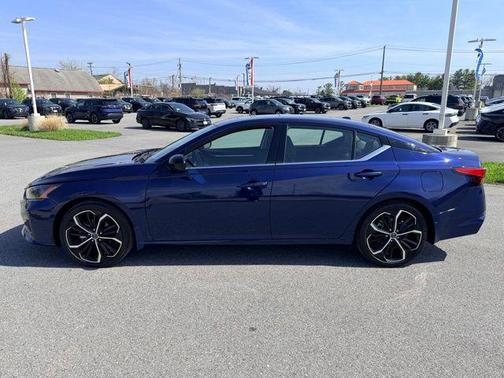 Deep Blue Pearl 2024 Nissan Altima SR FWD