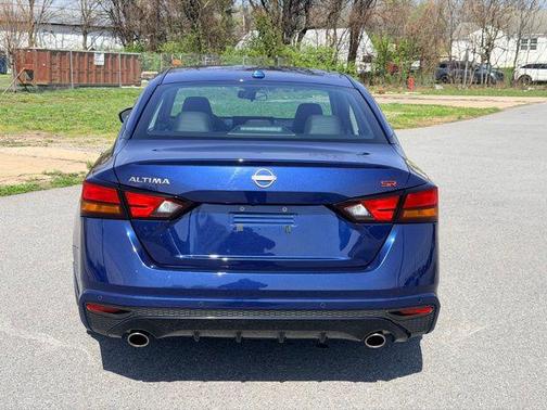 Deep Blue Pearl 2024 Nissan Altima SR FWD