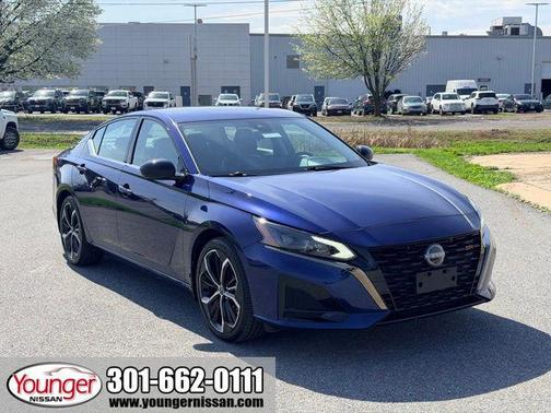 Deep Blue Pearl 2024 Nissan Altima SR FWD