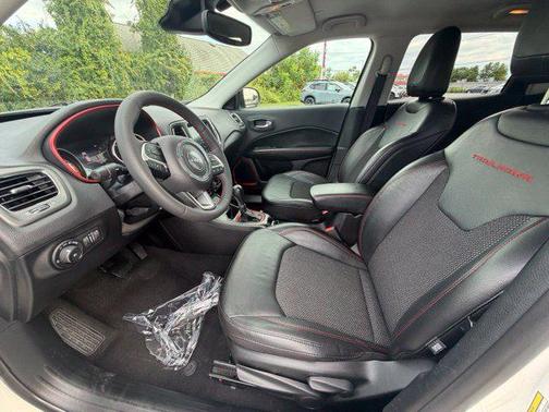 White Clearcoat 2021 Jeep Compass Trailhawk