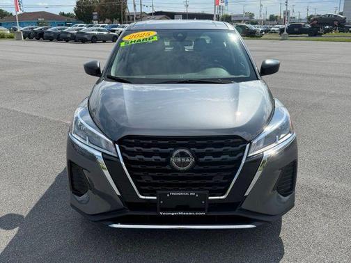 Gun Metallic 2025 Nissan Kicks S