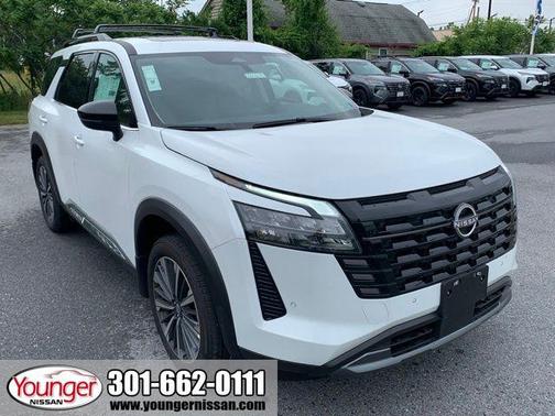 Everest White Pearl Tricoat 2026 Nissan Pathfinder Platinum