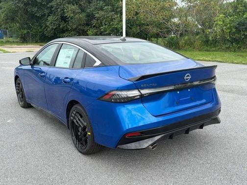 Bluestone Pearl/Super Black 2027 Nissan Sentra SR