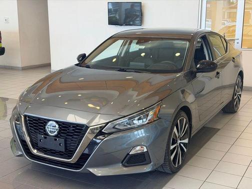 Gun Metallic 2022 Nissan Altima SR Intelligent AWD