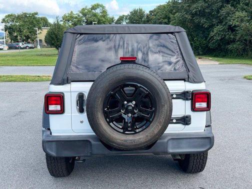Bright White Clearcoat 2018 Jeep Wrangler Unlimited Sport