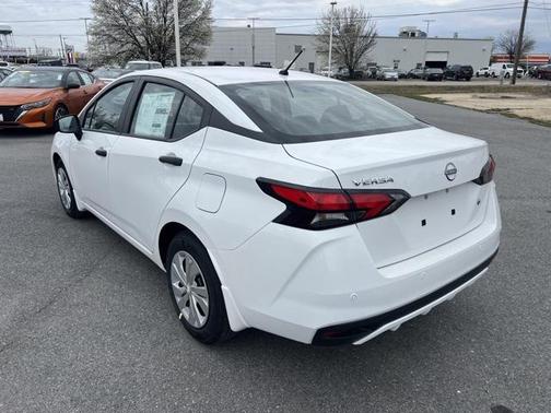 2025 Nissan Versa 1.6 S