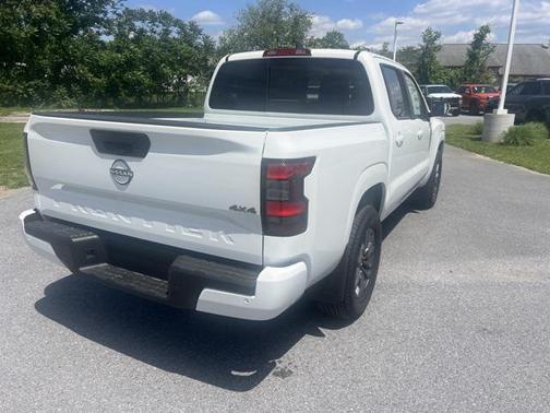 2025 Nissan Frontier SV