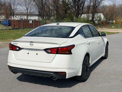 Pearl White Tricoat 2026 Nissan Altima 2.5 SV