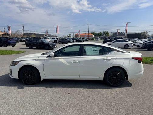 Pearl White Tricoat 2026 Nissan Altima 2.5 SV