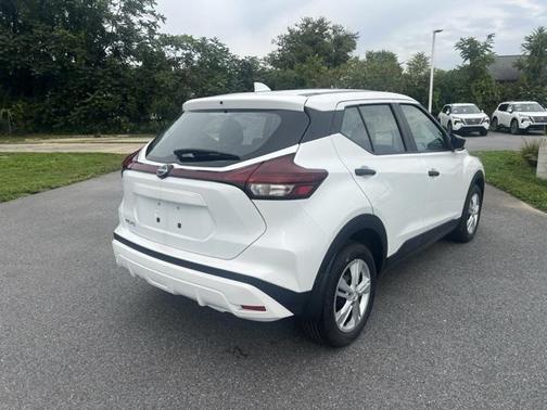 2025 Nissan Kicks S