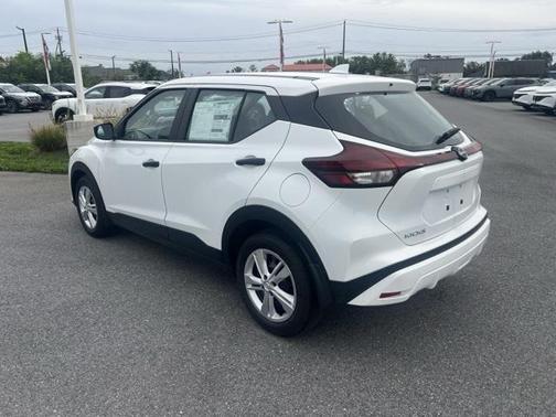 2025 Nissan Kicks S