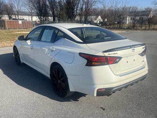 2022 Nissan Altima SR Intelligent AWD