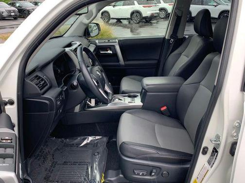 Ice Cap 2023 Toyota 4Runner SR5 Premium