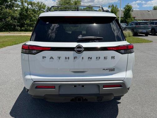 Everest White Pearl Tricoat 2026 Nissan Pathfinder Platinum