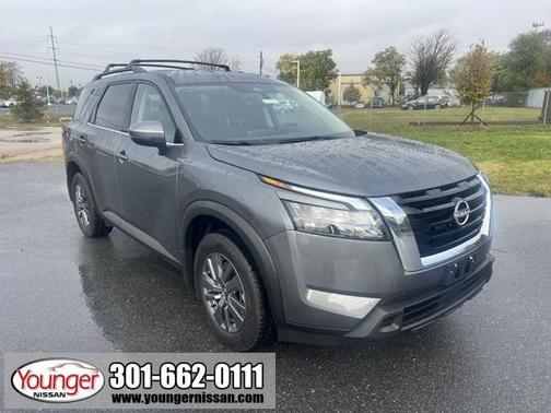 2025 Nissan Pathfinder SV 4WD