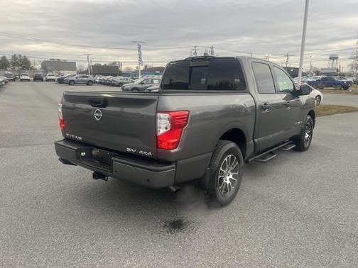 2024 Nissan Titan SV
