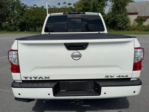 Glacier White 2024 Nissan Titan SV