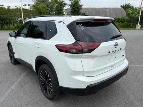 Everest White Pearl Tricoat 2026 Nissan Rogue Dark Armor