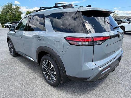 Boulder Gray Pearl 2026 Nissan Pathfinder Platinum