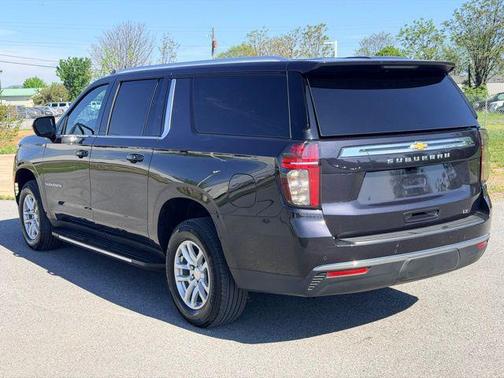 Dark Ash Metallic 2023 Chevrolet Suburban LT