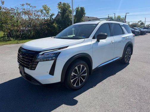 Everest White Pearl Tricoat 2026 Nissan Pathfinder Platinum