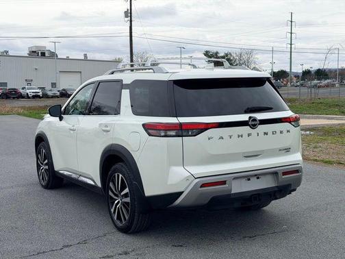 2023 Nissan Pathfinder Platinum 4WD