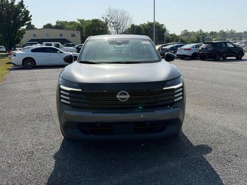 Gun Metallic 2025 Nissan Kicks S