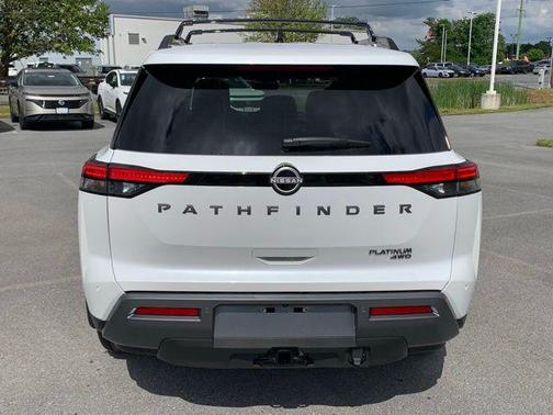 Everest White Pearl Tricoat 2026 Nissan Pathfinder Platinum