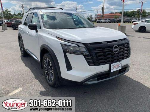 Everest White Pearl Tricoat 2026 Nissan Pathfinder Platinum
