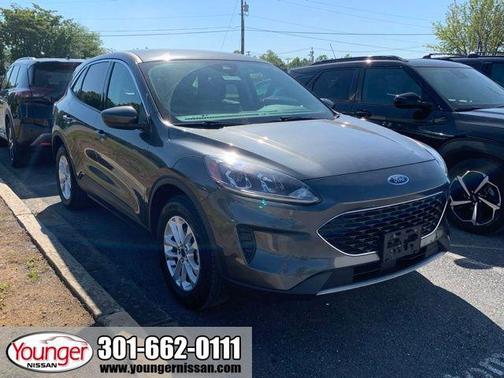 Magnetic Metallic 2020 Ford Escape SE