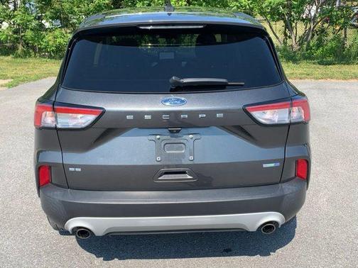Magnetic Metallic 2020 Ford Escape SE